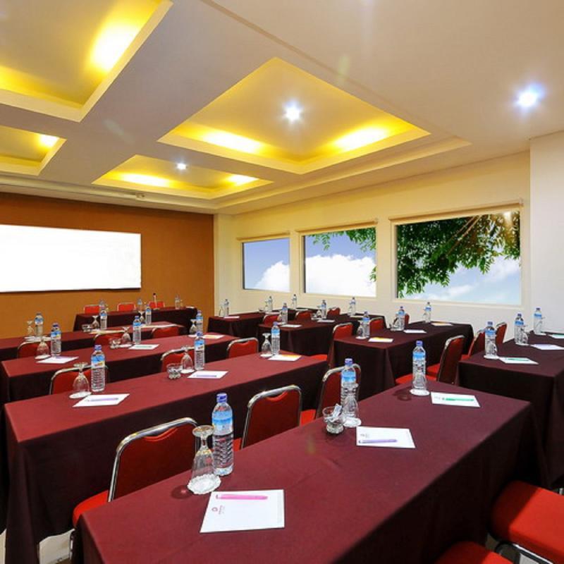 Pratama Hotel & Convention Mataram Exteriér fotografie